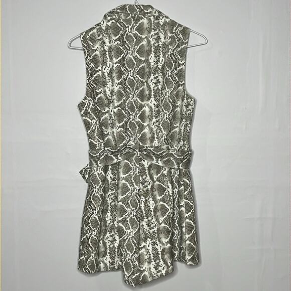 Urban Outfitters Snakeskin Faux Leather Romper Size Small - Picture 5 of 8